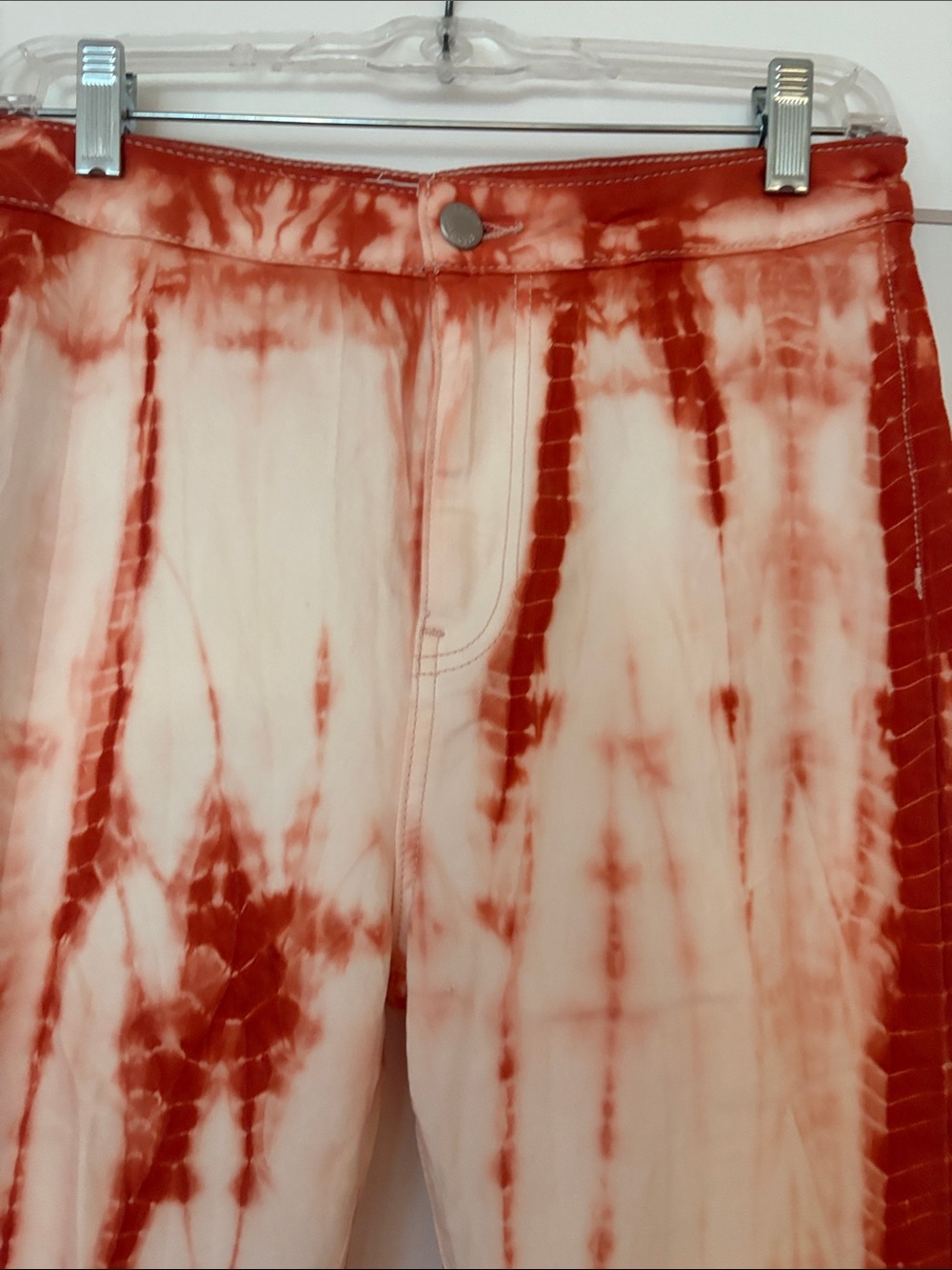 Free People Red and White Tie-Dye Sper Flared Jeans Sz 28 - Picture 3 of 5
